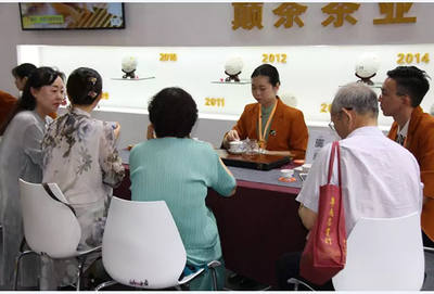 2019春季茶博会隆重开幕，现场直击巅茶茶馆与仓储服务新体验